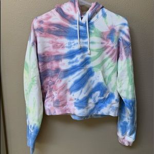 Aritzia TNA Cropped Tie Dye Hoodie